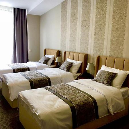 Tbili Hotel Tbilisi Eksteriør billede