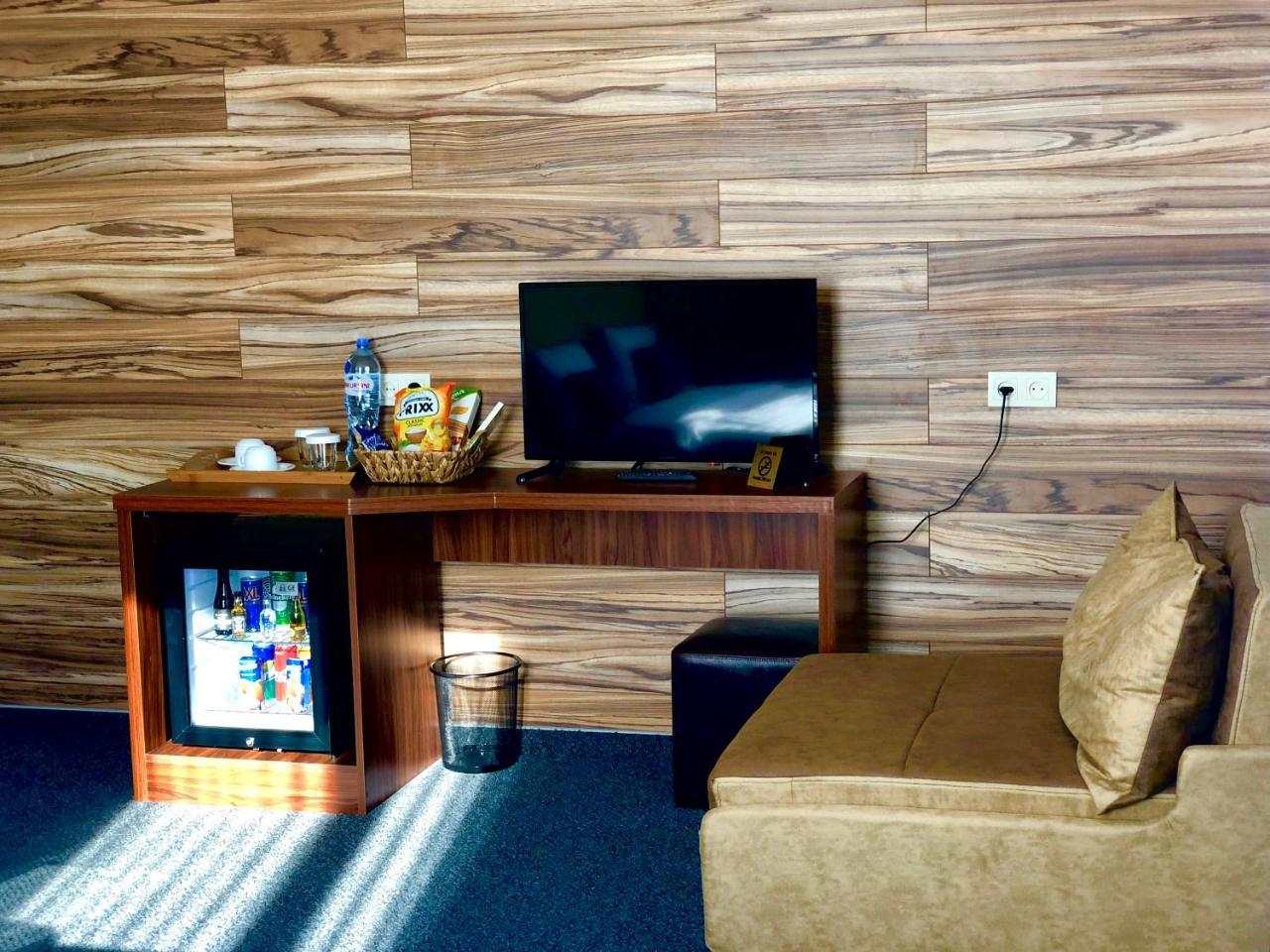 Tbili Hotel Tbilisi Eksteriør billede
