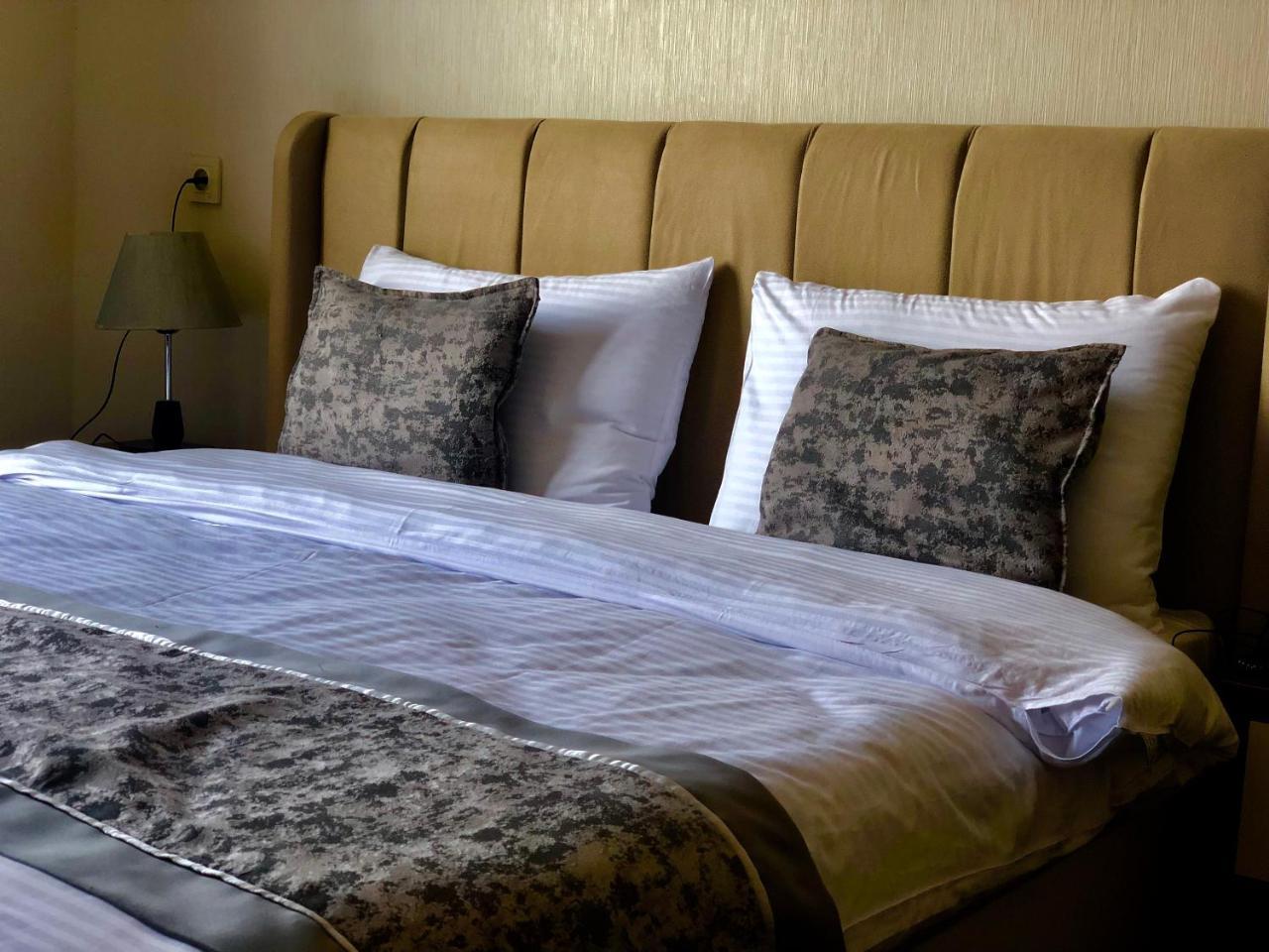 Tbili Hotel Tbilisi Eksteriør billede