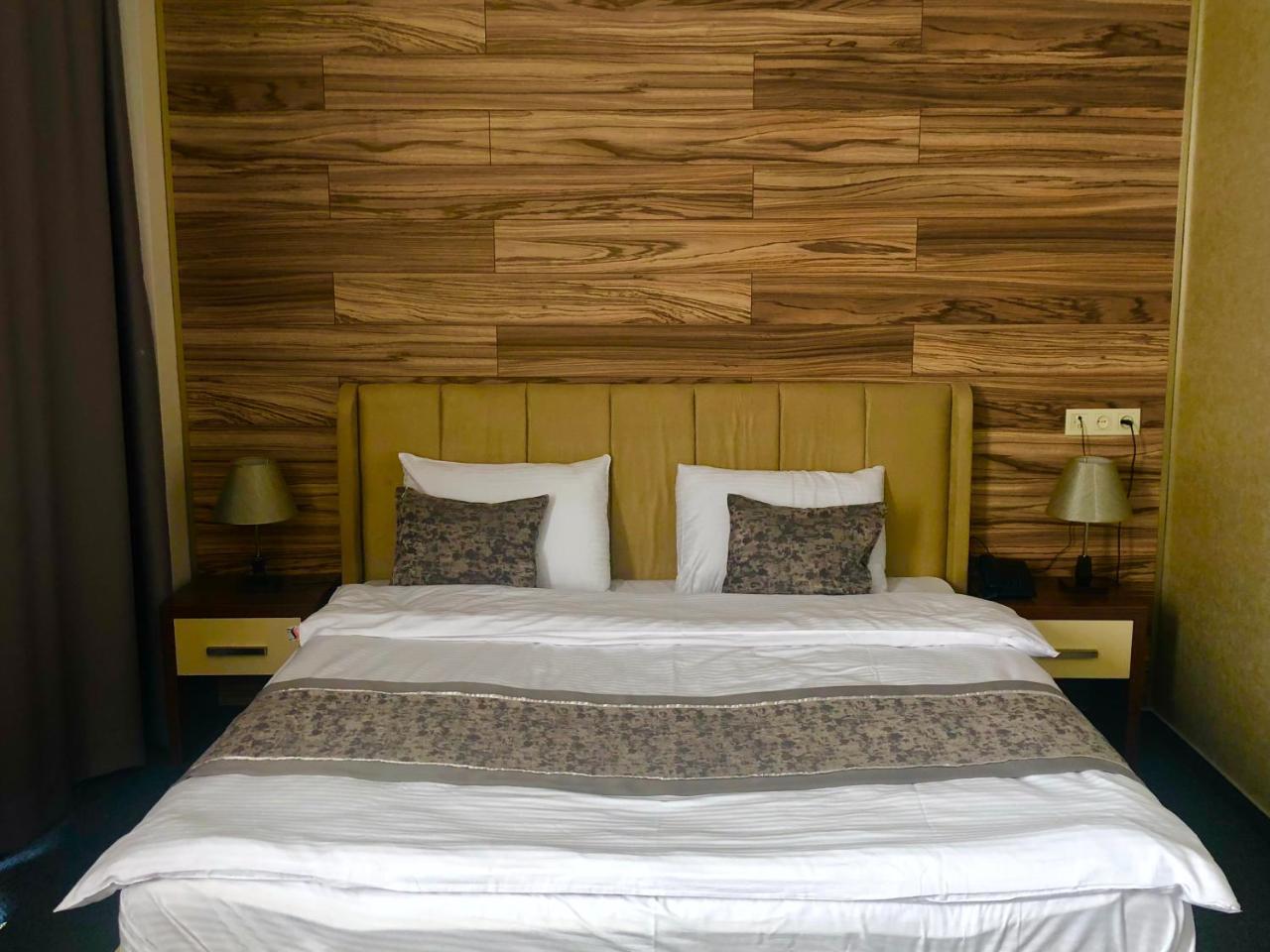 Tbili Hotel Tbilisi Eksteriør billede