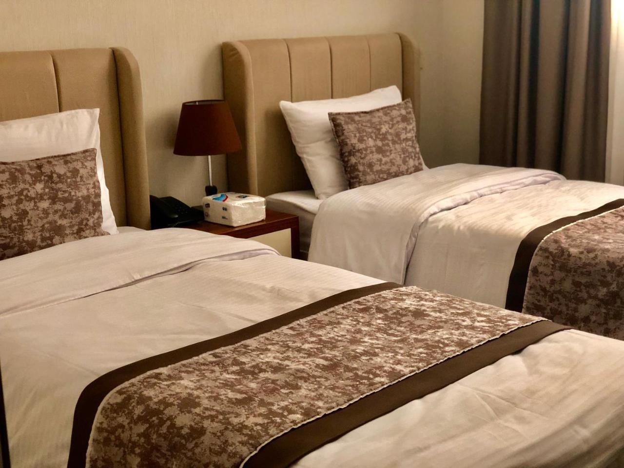 Tbili Hotel Tbilisi Eksteriør billede