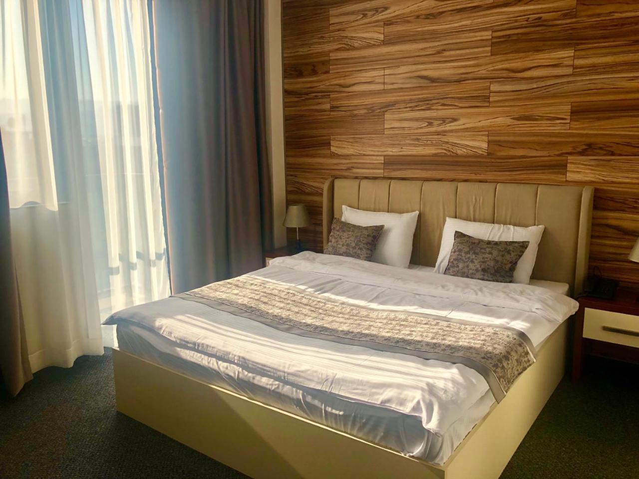 Tbili Hotel Tbilisi Eksteriør billede
