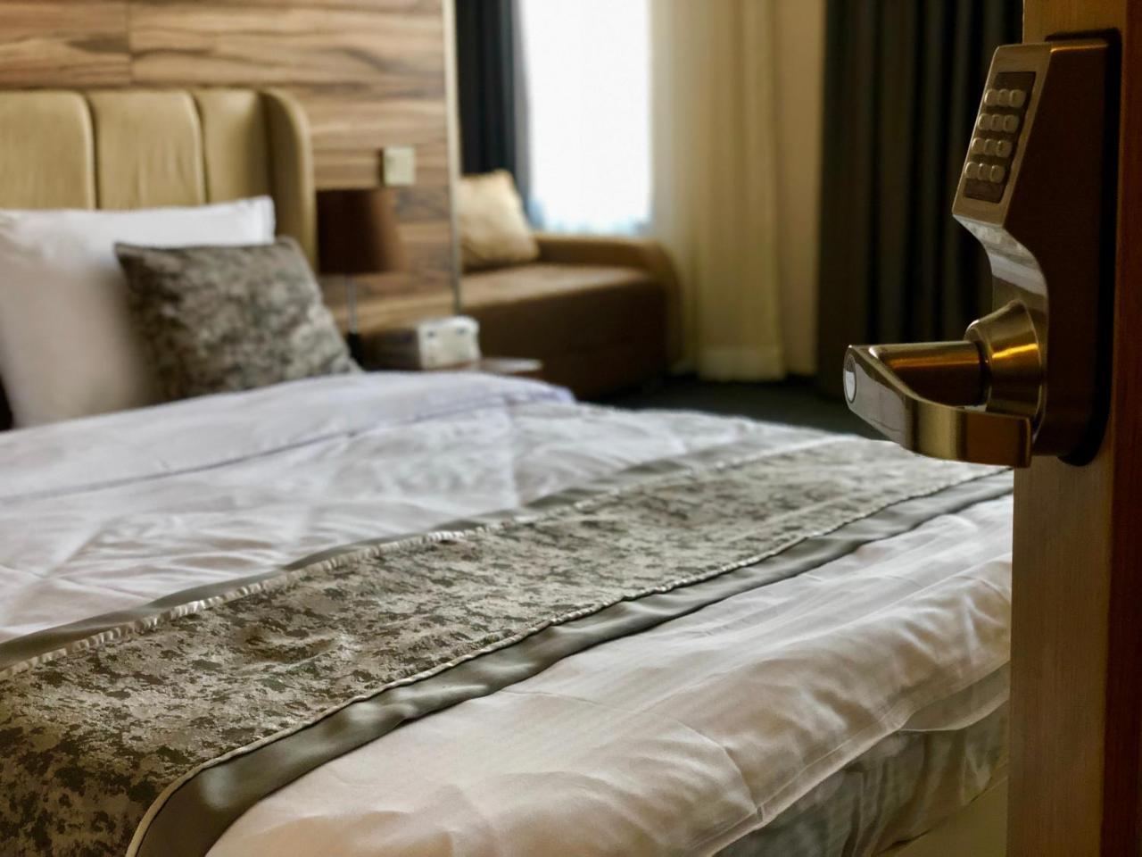Tbili Hotel Tbilisi Eksteriør billede