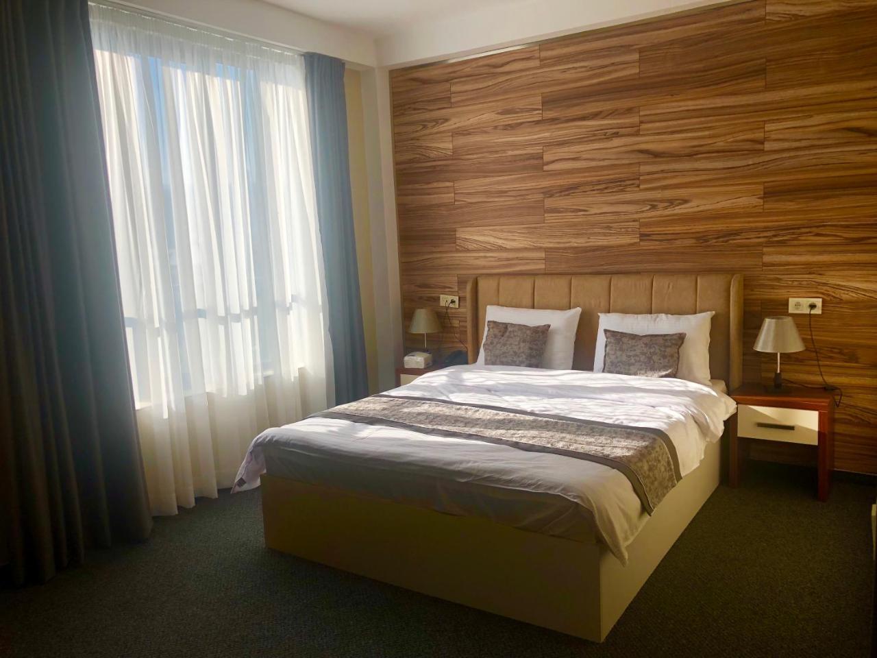 Tbili Hotel Tbilisi Eksteriør billede