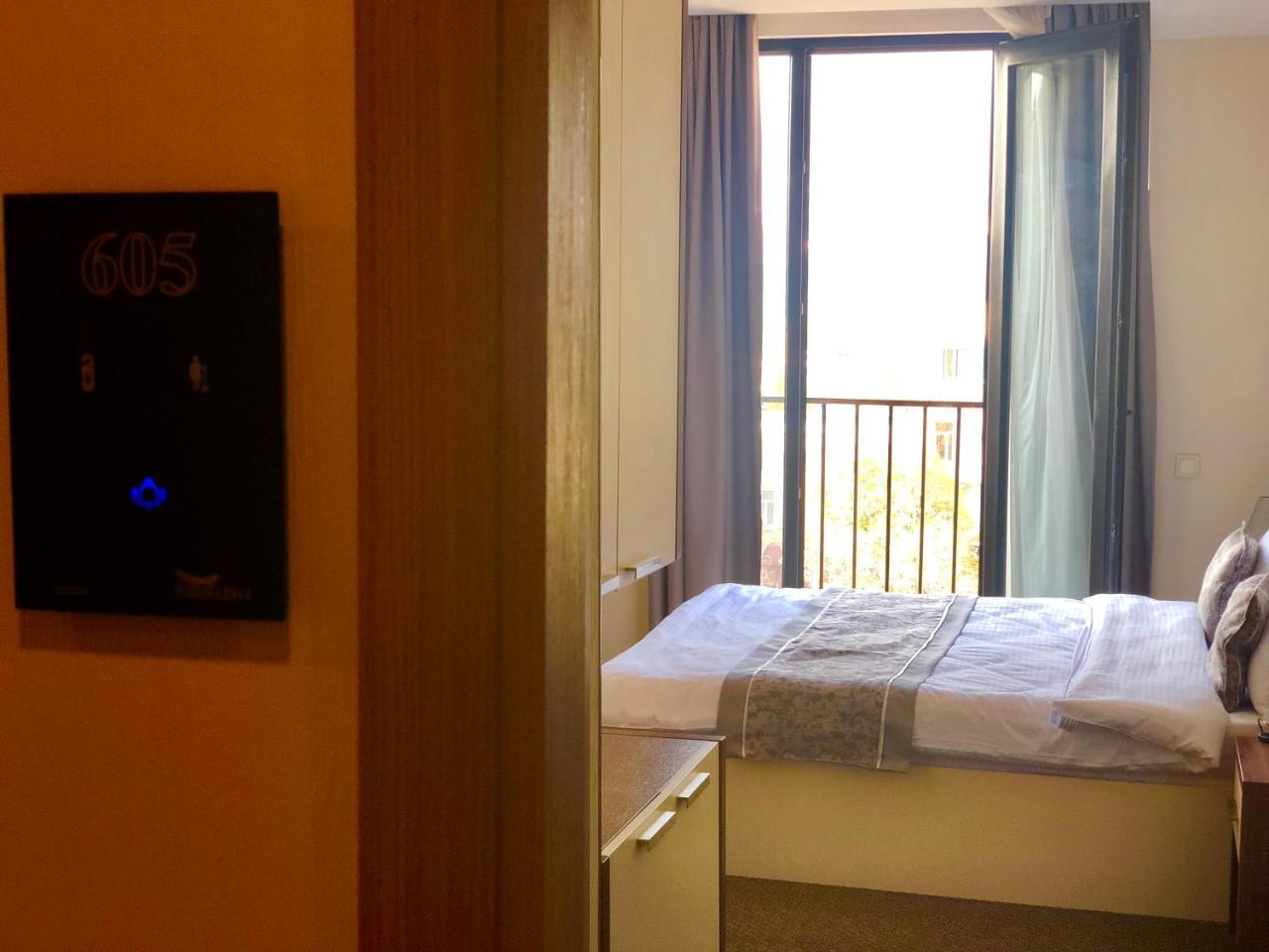 Tbili Hotel Tbilisi Eksteriør billede