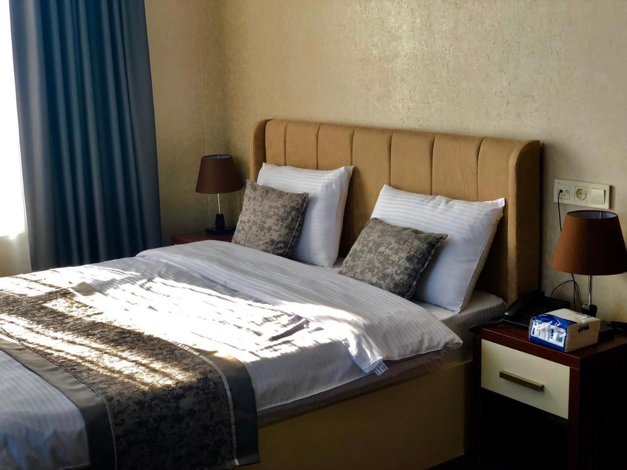 Tbili Hotel Tbilisi Eksteriør billede