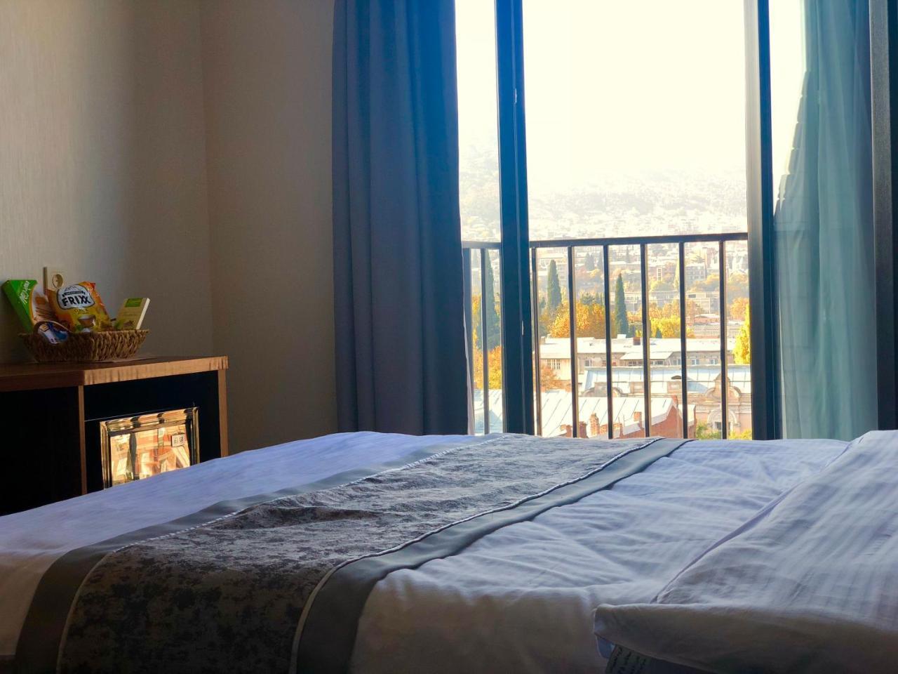 Tbili Hotel Tbilisi Eksteriør billede