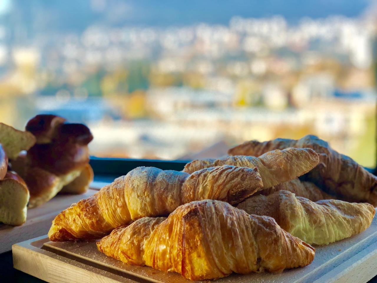 Tbili Hotel Tbilisi Eksteriør billede