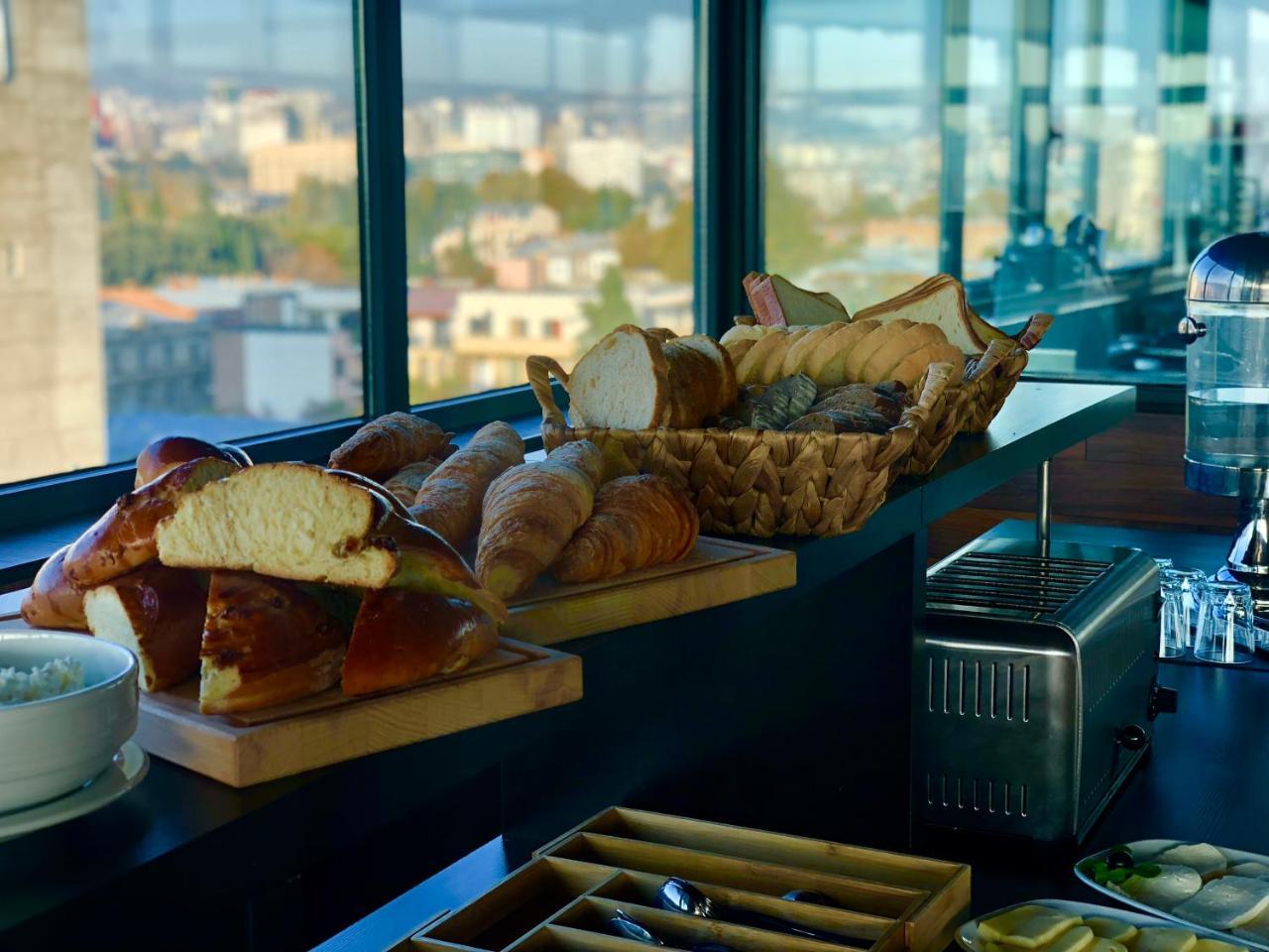 Tbili Hotel Tbilisi Eksteriør billede