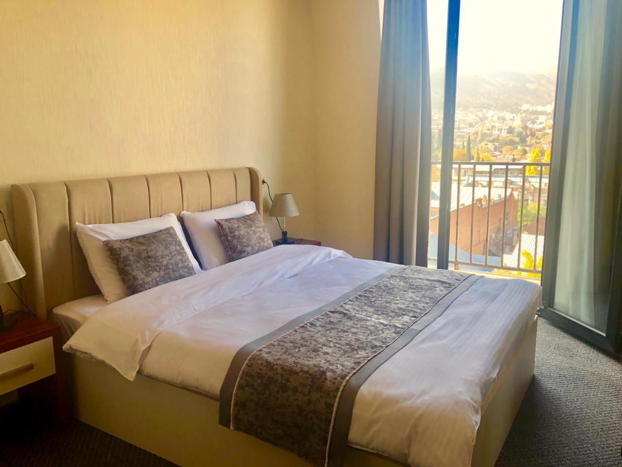 Tbili Hotel Tbilisi Eksteriør billede