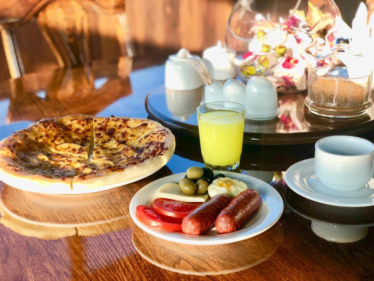 Tbili Hotel Tbilisi Eksteriør billede