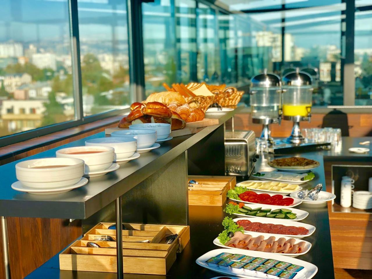Tbili Hotel Tbilisi Eksteriør billede