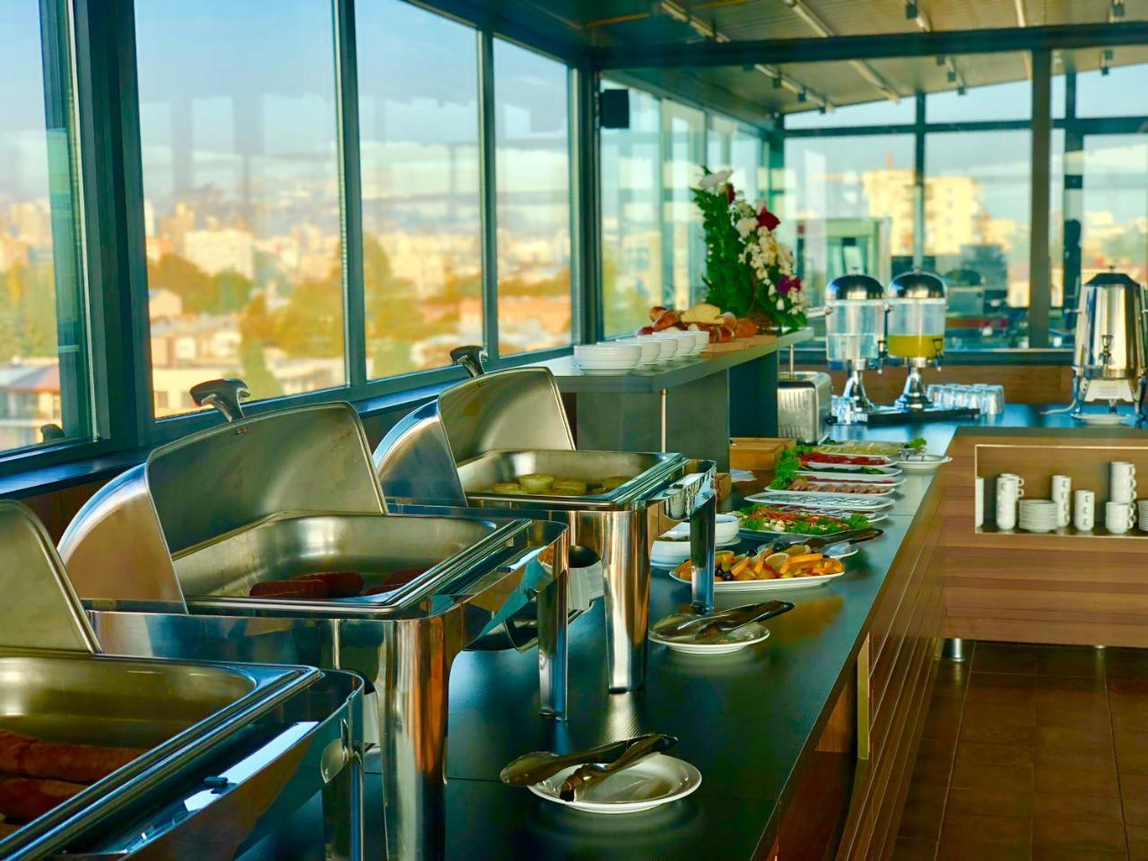 Tbili Hotel Tbilisi Eksteriør billede